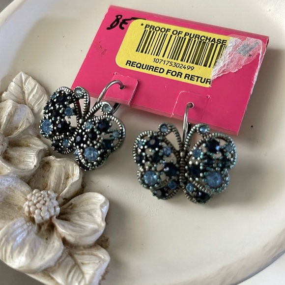 Betsey Johnson Butterfly Earring - Picture 1 of 4